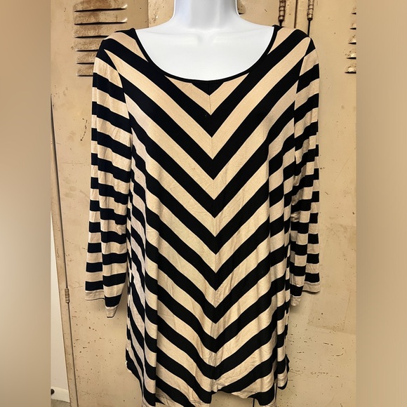 Cable & Gauge Tops Cable And Gauge Black Tan Chevron Striped Top 34